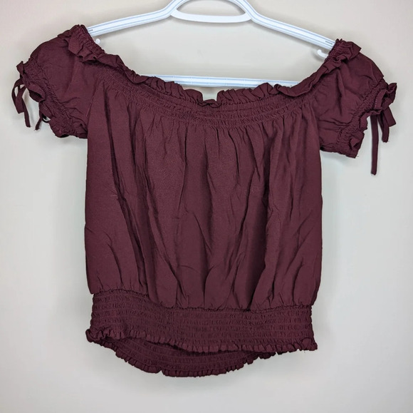 Guess Burgundy Plum Off the Shoulder Puffed Short Sleeve Cropped Top Women Small - Picture 2 of 7